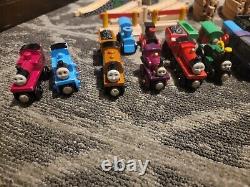 100 Piece Thomas The Train & Friends LOT Wooden Railway Tracks Trains Magnetic
