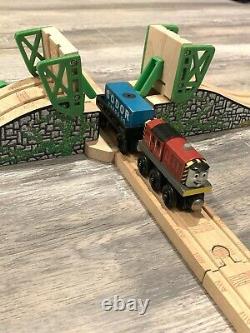 150+ pc Thomas & Friends Train Set Lot Wooden Railway Tracks Vehicles Bridges