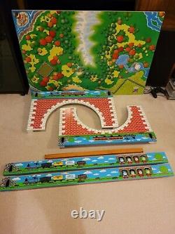 EUC Vintage Thomas & Friends Island Of Sodor Wooden Playtable with Playboard