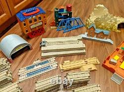 HUGE Thomas The Train Lot Track Buildings Accessories TOMY Gullane Trackmaster