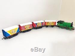 Hornby 00 Gauge Thomas The Tank Percy Engine & 4 Circus Wagons Train Set