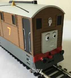 Hornby R9046 OO Gauge Thomas and Friends Toby The Tram