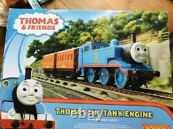 Hornby R9283 Thomas and Friends The Tank Engine Train Starter Set Blue