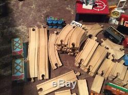 HuGe Thomas And Friends Wooden Railway Railroad Wood Curved Train Tracks Lot Toy