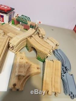 Lot of 150 Piece Thomas The Tank Engine Train And Wooden Track Mixed Sets