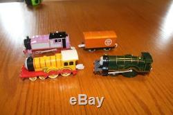 Lot of 582 Piece Thomas The Train Tank Engine Trains and Cars TrackMaster