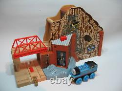 MORGAN'S MINE INTERACTIVE Wooden Train Track Set (Brio Thomas Railway)