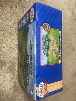 NEW SEALED Wooden THE KNAPFORD STATION Thomas the Tank Engine Discontinued