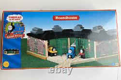 SEALED NEW Thomas & Friends Wooden Railway 99320 Roundhouse In Original Box RARE