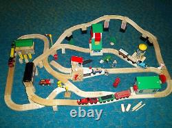 THOMAS & FRIENDS LIFT & LOAD FULL TRACK LEARNING CURVE WOOD SET w SOME SUBS GUC