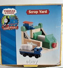 THOMAS & FRIENDS SCRAP YARD NEW SET With LORRY INSIDE #99367 LEARNING CURVE WOODEN