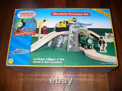 THOMAS the TANK & FRIENDS MOUNTAIN OVERPASS SET 2002 NEW PRICE REDUCED