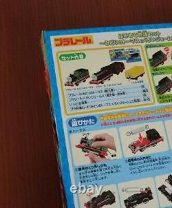 TOMY Green Thomas Adventure Begins Black James Plarail ToysRUs Japan Exclusive