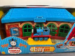 Thomas & Friends Take Along ROUNDHOUSE PLAYSET Train 2005 Learning Curve