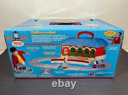 Thomas & Friends Take Along ROUNDHOUSE PLAYSET Train 2005 Learning Curve