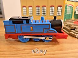 Thomas & Friends Thomas At Tidmouth Sheds Trackmaster Motorized Rail & EXTRAS