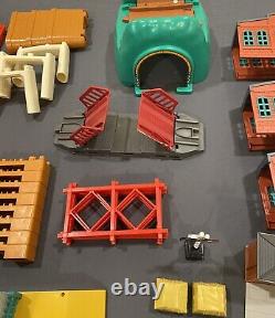 Thomas & Friends Thomas Giant Set, By TOMY Vintage 2006 Rare Mostly Complete