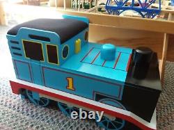 Thomas & Friends Toybox and Roundhouse set