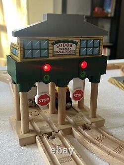 Thomas Friends Wooden MIXED LOT CRANE, SIGNAL HOUSE, LIGHTHOUSE, TRAINS ++