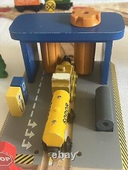 Thomas Friends Wooden MIXED LOT CRANE, SIGNAL HOUSE, LIGHTHOUSE, TRAINS ++