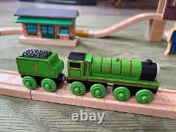 Thomas & Friends Wooden Railway 60th Anniversary Train Set Lot Gold Track