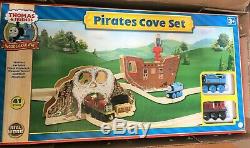 Thomas & Friends Wooden Railway Pirate's Cove Set Learning Curve LC99572 new
