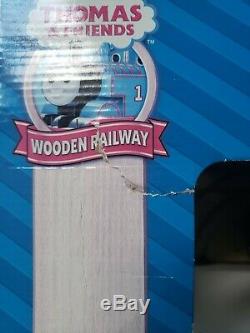 Thomas & Friends Wooden Railway REPAIR AND GO STATION SODOR STEAMWORKS 2009 RARE