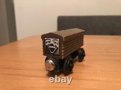 Thomas & Friends Wooden Railway Train 1994 WHITE FACE TROUBLESOME BRAKEVAN Brown