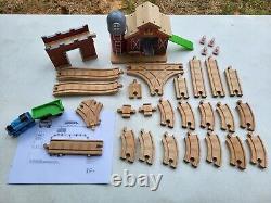 Thomas & Friends Wooden Railway Trotters Farmhouse Pig Parade Set Complete HTF