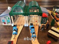 Thomas & Friends Wooden Talking Railway Knapford Station Set, with Trains, tracks