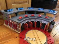 Thomas & Friends wooden Railway 2004 Deluxe Tidmouth Shed Roundhouse Set TALKING