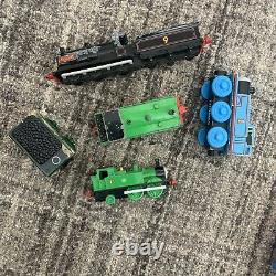 Thomas The Train Lot Carrying Case Wooden Diecast Take Along And Play Wind Up