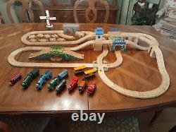 Thomas The Train Wooden Railway Let's Have a Race Hilltop Station lot