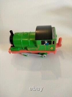 Thomas The Train roundhouse and 22 Train moveable vehicles. Excellent condition