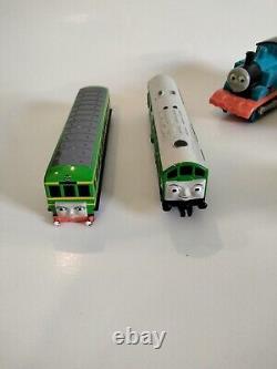 Thomas The Train roundhouse and 22 Train moveable vehicles. Excellent condition