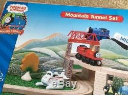 Thomas Train MOUNTAIN TUNNEL SET WOOD Learning Curve Track NEW magnet Tank Engin