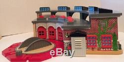 Thomas and Friends Wooden Railway Deluxe Tidmouth Shed Engine Roundhouse