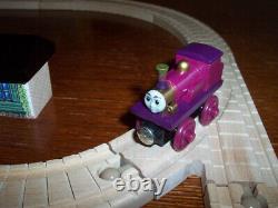 Thomas and the Magic Railroad Wooden Muffle Mountain Train Set 99527 2000