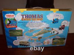 Thomas and the Magic Railroad Wooden Muffle Mountain Train Set 99527 2000