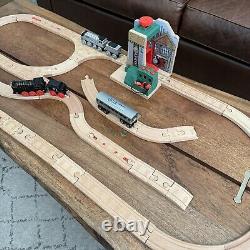 Thomas the Train Steamworks Lift and Repair Train Set Hiro Spencer