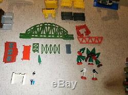 Tomy Thomas Tank Engine. Road, Track and Trains. Trackmaster Over 200 pieces