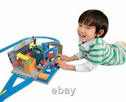 Tomy Thomas the Tank Engine I is a large port of loading and unloading! Cranky