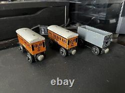 VTG 1999 LOT OF MAIN CAST (NO STRIPE ENGINES) Thomas & Friends Wooden Railway