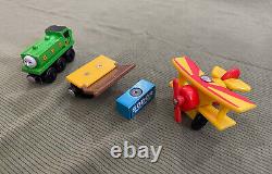Vintage Thomas Wooden Railway SODOR AIRFIELD SET Clickity Clack Train Track