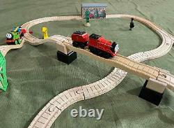 Vintage Thomas Wooden Railway Twist and Turn Action Battery-Powered Train Set