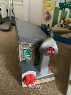 Wooden thomas the tank engine Deluxe knapford station with microphone BOXED